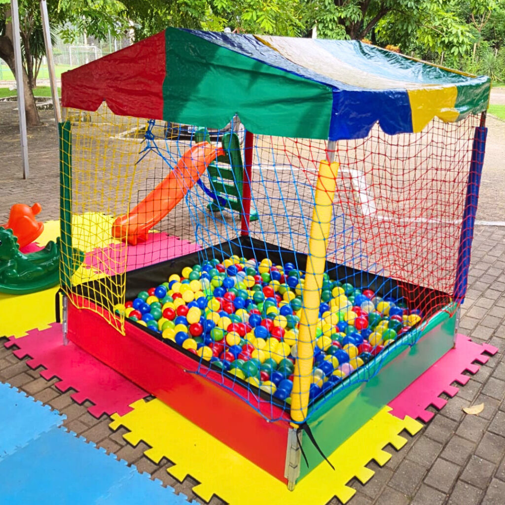 Piscina de bolinhas casinha